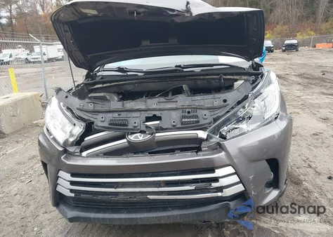 2018 Toyota Highlander Xle z USA, uszkodzony, nr VIN 5TDJZRFH5JS882115